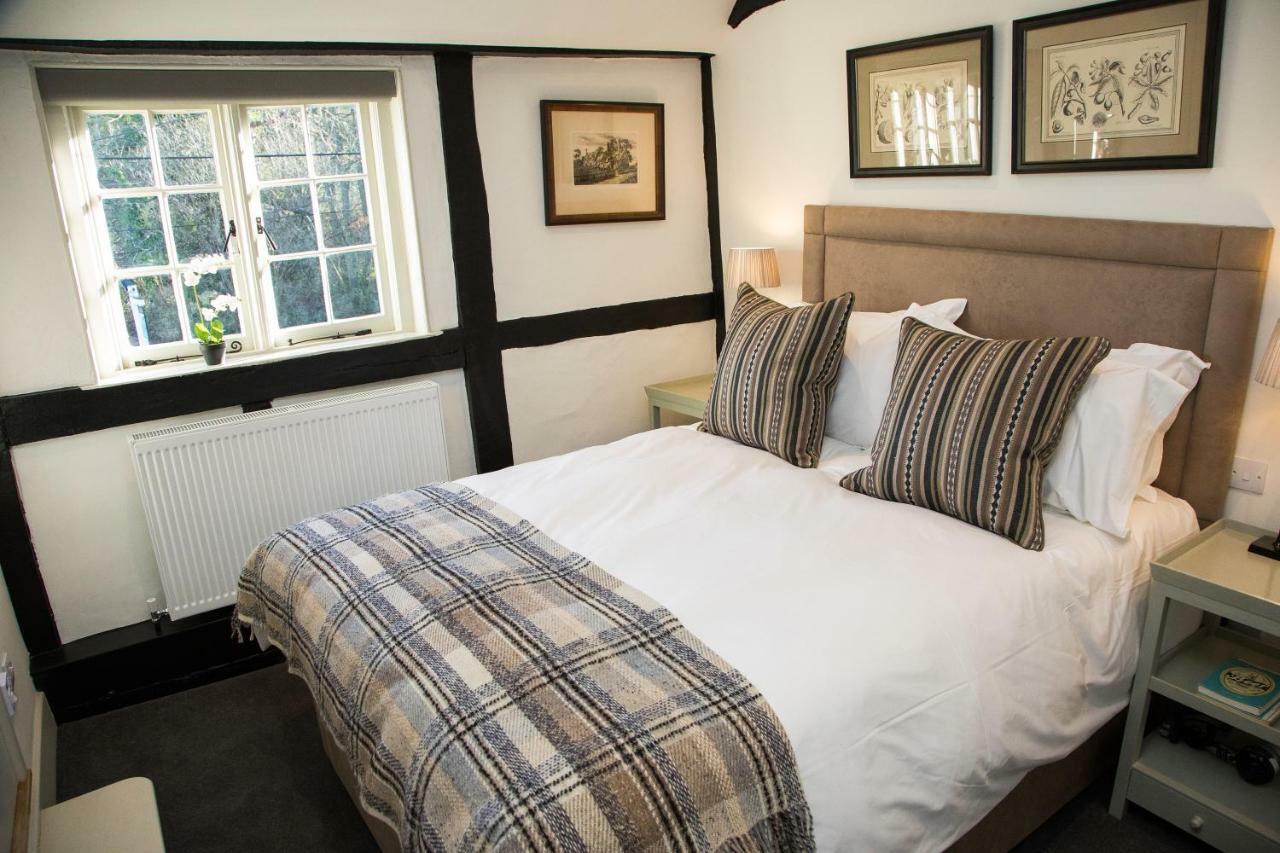 The Merry Harriers Bed & Breakfast Godalming Eksteriør bilde